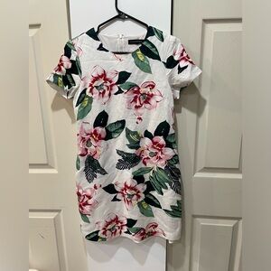 Banana republic floral short sleeve linen viscose dress size 2